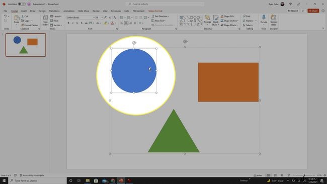 วิธีจัดกลุ่มวัตถุใน PowerPoint