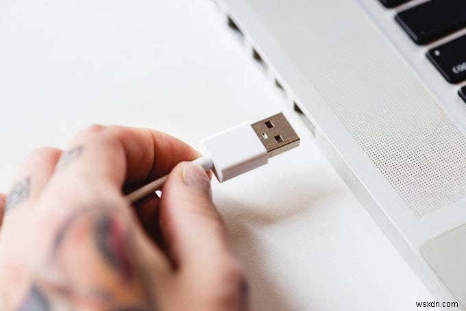 อธิบายประเภทสายเคเบิล USB – รุ่น พอร์ต ความเร็ว และพลังงาน 