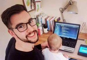 เรียนรู้ที่จะเขียนโค้ดเมื่อคุณเป็นผู้ปกครองที่มีงานเต็มเวลา [สัมภาษณ์ Dev] 