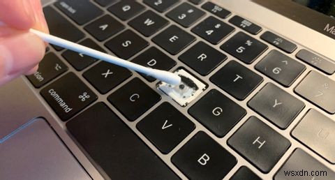 วิธีแก้ไข Sticky Keys บน MacBook ของคุณ 