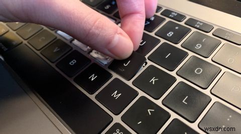 วิธีแก้ไข Sticky Keys บน MacBook ของคุณ 