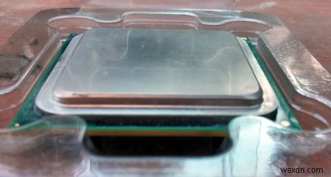 สองวิธีในการลดความร้อนสูงเกินไปของ Intel CPU ที่บกพร่องของคุณ 