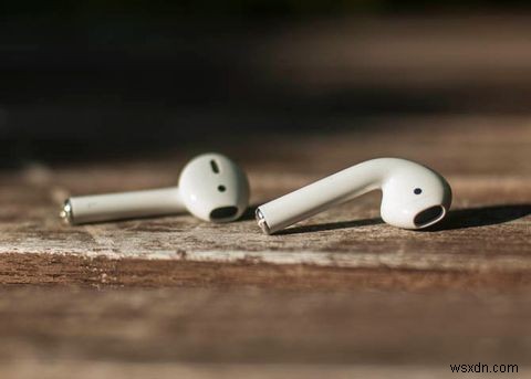 8 ปัญหาทั่วไปของ Apple AirPods และวิธีแก้ไข 