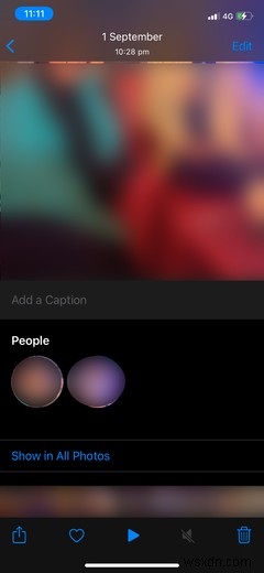 วิธีเพิ่มหรือลบบุคคลจากอัลบั้ม People บน iPhone และ Mac 