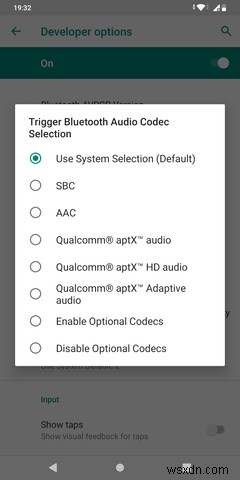 วิธีเปลี่ยนตัวแปลงสัญญาณ Bluetooth บนอุปกรณ์ Android ของคุณ (และทำไมคุณควร) 