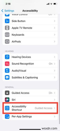 วิธีปรับแต่งการตั้งค่าการช่วยสำหรับการเข้าถึงสำหรับแอพต่างๆ บน iPhone ของคุณ 