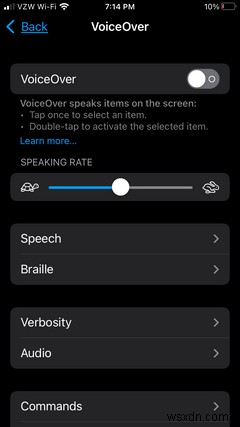 วิธีใช้คำอธิบายภาพ VoiceOver กับรูปภาพ iPhone ของคุณ 