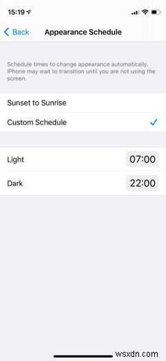 วิธีใช้ Dark Mode บน iPhone หรือ iPad 