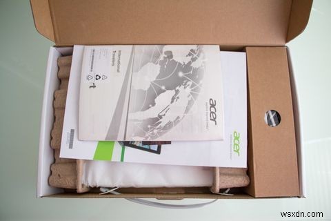 การตรวจสอบและแจกของ Acer C720 และ C720P Chromebook