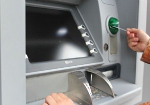 7 วิธีที่อาชญากรสามารถใช้ Skimmer บัตรเครดิตกับคุณได้ 