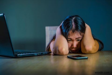 Cyberbullying คืออะไรและคุณจะจัดการกับมันได้อย่างไร? 