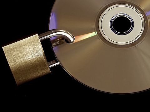 7 วิธีในการรักษาความปลอดภัยข้อมูลดิจิทัลของคุณตามที่ผู้เชี่ยวชาญ Shaun Murphy 