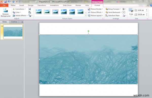 วิธีสร้างพื้นหลังสไลด์ที่มีพื้นผิวใน Microsoft PowerPoint 