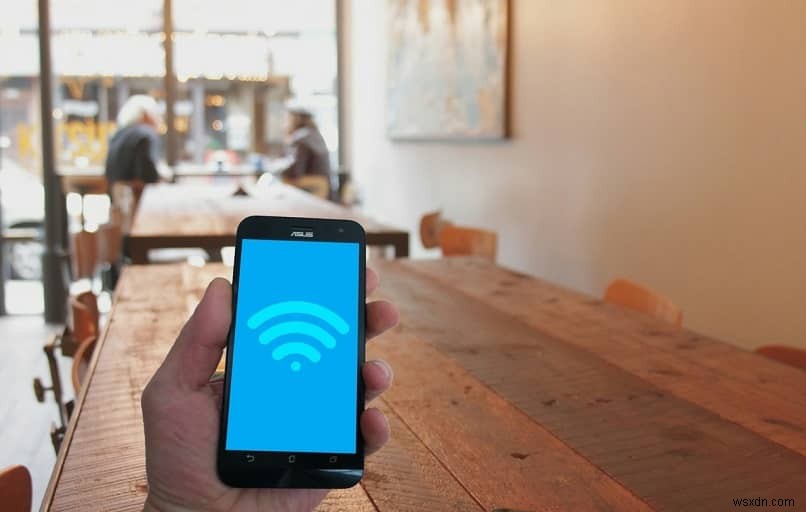ความแตกต่างระหว่างอแด็ปเตอร์ PLC และ WiFi:อันไหนดีกว่าในการเพิ่มสัญญาณอินเทอร์เน็ต? 