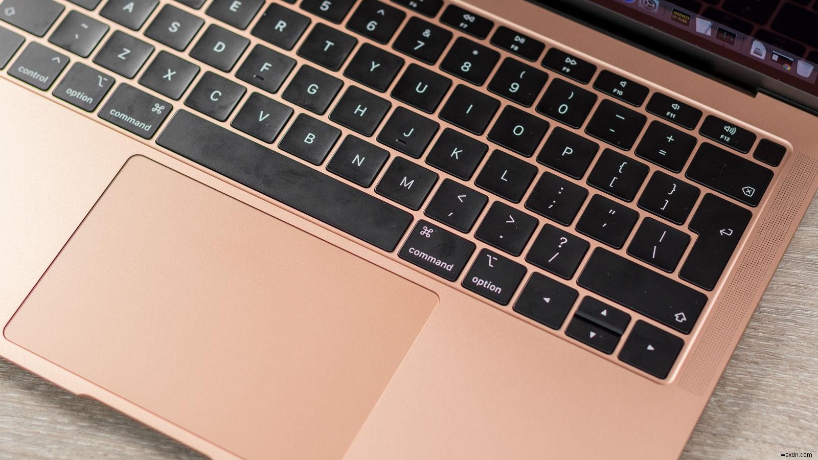 วิธีทดสอบแบตเตอรี่ MacBook:ดูว่าจำเป็นต้องเปลี่ยนและเปลี่ยนหรือไม่ 