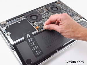 วิธีทดสอบแบตเตอรี่ MacBook:ดูว่าจำเป็นต้องเปลี่ยนและเปลี่ยนหรือไม่ 