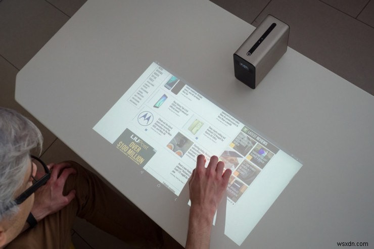 Xperia Touch Projector ของ Sony ให้คุณเปลี่ยนพื้นผิวใดๆ ให้กลายเป็นอุปกรณ์ Android 