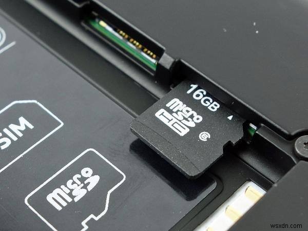 MTE อธิบาย:ทำไมผู้ผลิตไม่ใส่ช่องเสียบการ์ด Micro-SD ในโทรศัพท์ของพวกเขา? 