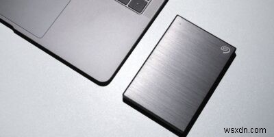 SSD กับ HDD กับ USB แฟลชไดรฟ์:ทุกสิ่งที่คุณต้องรู้ 