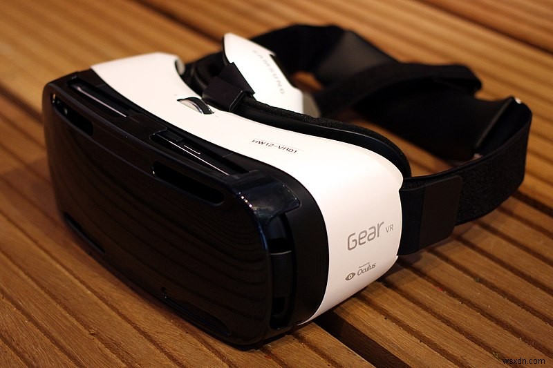 5 ชุดหูฟัง Virtual Reality ที่ดีและราคาไม่แพงสำหรับการลองเกม VR 