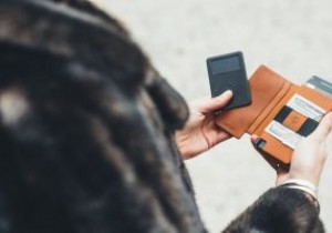 ไม่เคยทำกระเป๋าเงินของคุณหายอีกต่อไปด้วย Ekster Parliament Smart Wallet 
