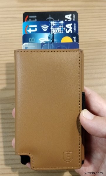 ไม่เคยทำกระเป๋าเงินของคุณหายอีกต่อไปด้วย Ekster Parliament Smart Wallet 