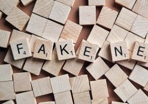 Facebook ควรให้ผู้ใช้กำหนดข่าวปลอมหรือไม่? 