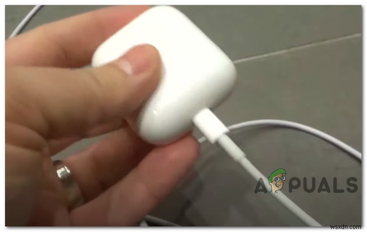 AirPods กะพริบเป็นสีส้ม? นี่คือวิธีแก้ไข 