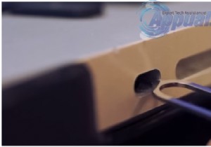 วิธีการดีดแผ่นซีดี/ดีวีดีที่ติดอยู่ใน Macbook 