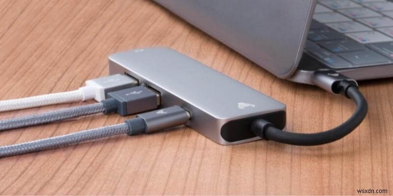 ฮับ USB-C เทียบกับ Docking Station:อันไหนดีกว่าสำหรับผู้ใช้ MacBook Pro