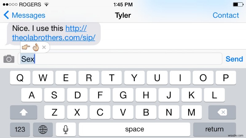 คุณสามารถแทนที่คำที่พิมพ์โดยอัตโนมัติด้วย Emoji ใน iOS