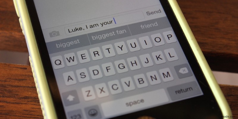 เคล็ดลับวันอังคาร:ซ่อนแถบ QuickType ใน iOS 8 