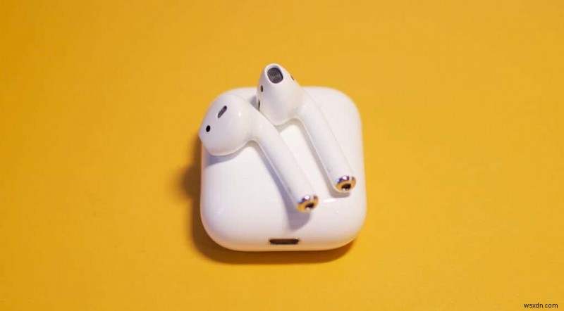 8 วิธีแก้ไขที่ดีที่สุดเมื่อ AirPods ไม่ชาร์จ