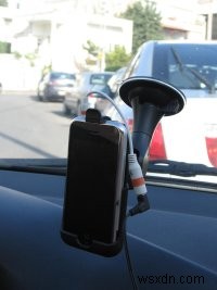 เปลี่ยน iPhone ของคุณให้เป็นโทรศัพท์ในรถยนต์ในราคา 12 ดอลลาร์สหรัฐฯ (12 ดอลลาร์)