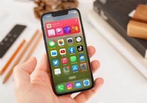 วิธีรับเค้าโครงการแจ้งเตือนหน้าจอล็อกของ iOS 15 ใน iOS 16