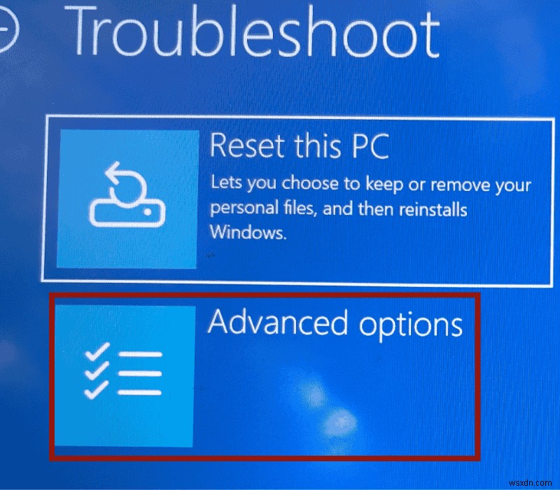 หน้าจอเข้าสู่ระบบ Windows ของคุณหายไป? การแก้ไขด่วนเพื่อกู้คืนกล่องรหัสผ่าน 
