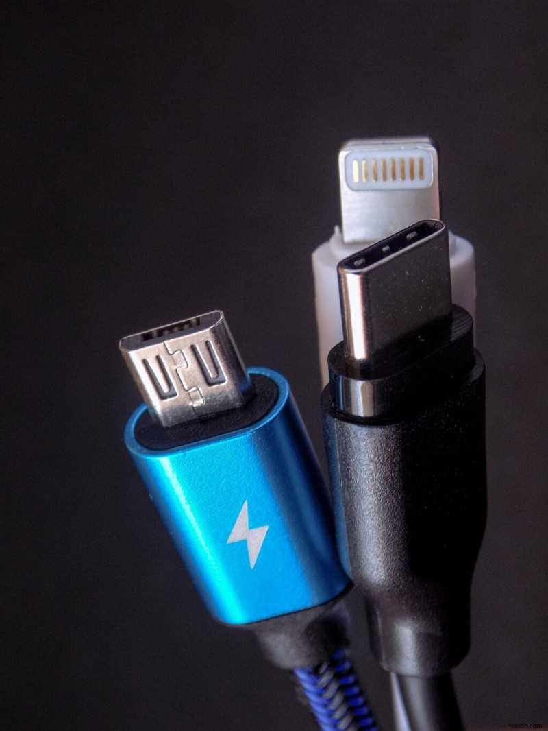 Lightning กับ USB-C:ทำความเข้าใจความแตกต่างและอันไหนเหนือกว่า 