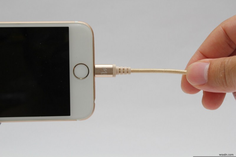 Lightning กับ USB-C:ทำความเข้าใจความแตกต่างและอันไหนเหนือกว่า 