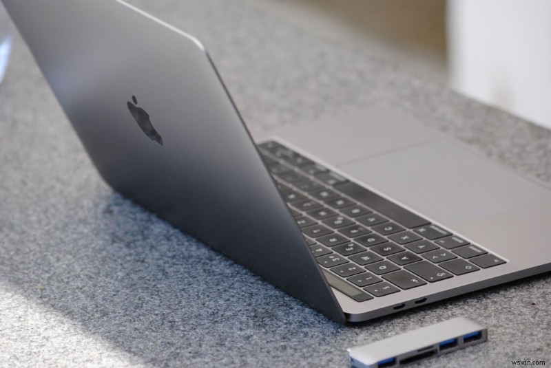 Lightning กับ USB-C:ทำความเข้าใจความแตกต่างและอันไหนเหนือกว่า 