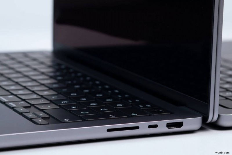 เชื่อมต่อ Chromebook ของคุณกับจอภาพภายนอก:คำแนะนำทีละขั้นตอน 