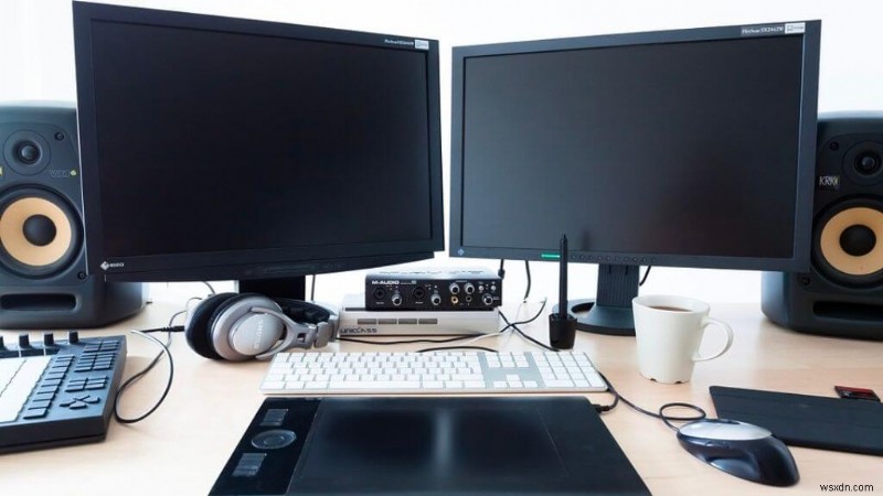 ทำความเข้าใจกับ Docking Station สำหรับแล็ปท็อป:ประโยชน์ คุณสมบัติ และวิธีที่พวกมันเปลี่ยนโฉมพื้นที่ทำงานของคุณ 