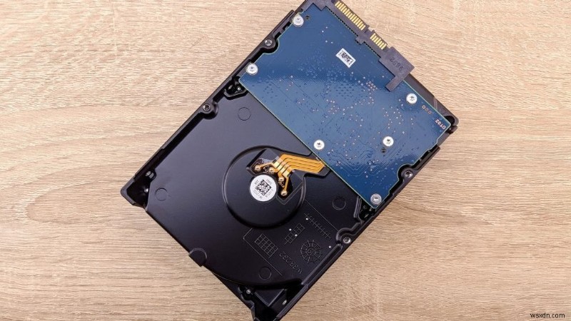 คำอธิบายโซลิดสเตตไดรฟ์:ประโยชน์ ข้อเสีย และเหตุใดจึงเปลี่ยน HDD 