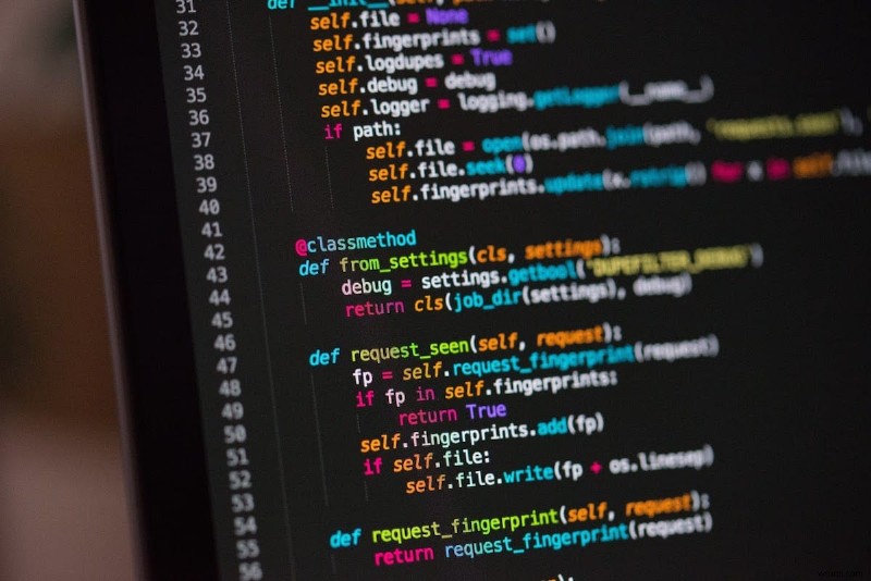 Python กับ JavaScript:อธิบายความแตกต่างที่สำคัญสำหรับนักพัฒนา 
