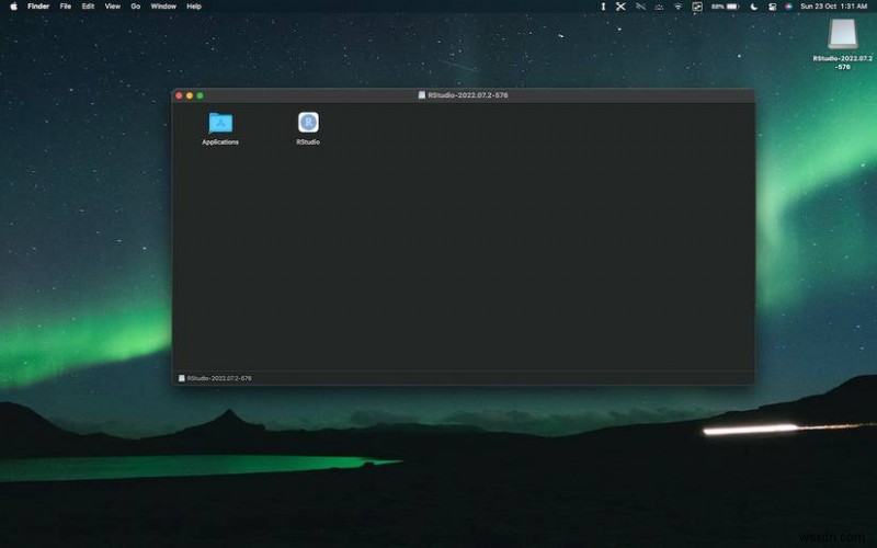 คำแนะนำทีละขั้นตอน:การติดตั้ง R และ RStudio บน macOS 