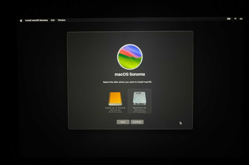 คำแนะนำทีละขั้นตอนในการติดตั้ง macOS จากไดรฟ์ USB 