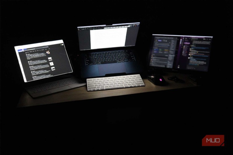 การปรับแต่ง MacBook Air ของคุณ:คำแนะนำทีละขั้นตอนในการใช้จอภาพภายนอกตั้งแต่สองตัวขึ้นไป 