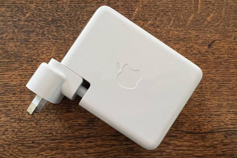การแก้ไขปัญหาการชาร์จแบตเตอรี่ MacBook:การแก้ไขและเคล็ดลับด่วน 