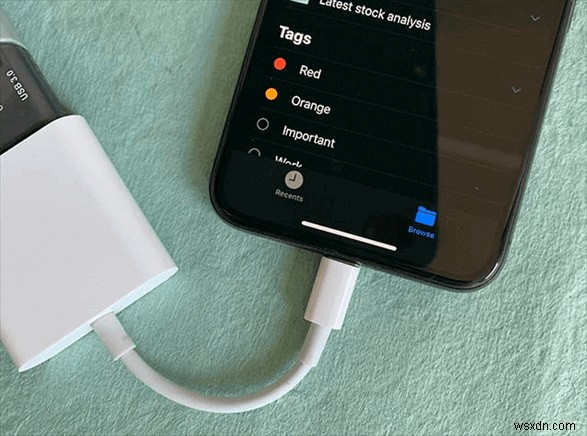 ถ่ายโอนรูปภาพ iPhone ไปยัง Memory Stick โดยตรงโดยไม่ต้องใช้คอมพิวเตอร์ 