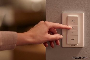 การติดตั้งหลอดไฟ Philips Hue จำนวน 55 ดวง:เปลี่ยนโฉมบ้านของคุณอย่างไร 