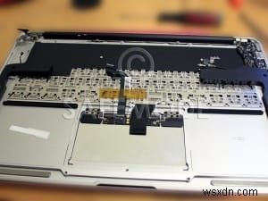 การซ่อมแซมคีย์บอร์ด MacBook Air หลังจากน้ำเสียหาย – บริการที่รวดเร็วและเชื่อถือได้ 